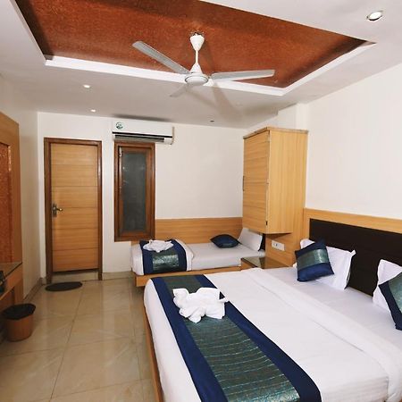 Hotel Lav Kush Deluxe " 3 Min Walking From New Delhi Railway Station " ภายนอก รูปภาพ