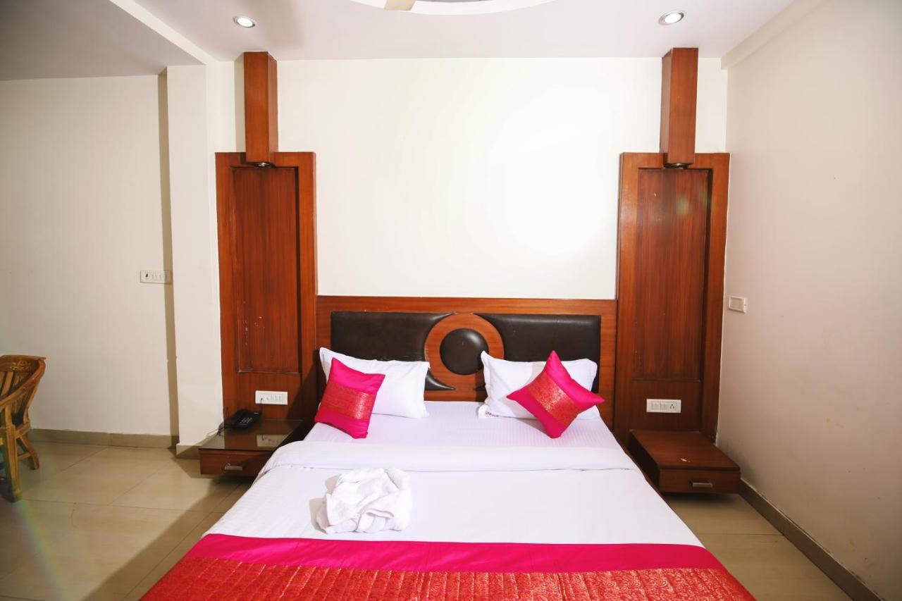 Hotel Lav Kush Deluxe " 3 Min Walking From New Delhi Railway Station " ภายนอก รูปภาพ