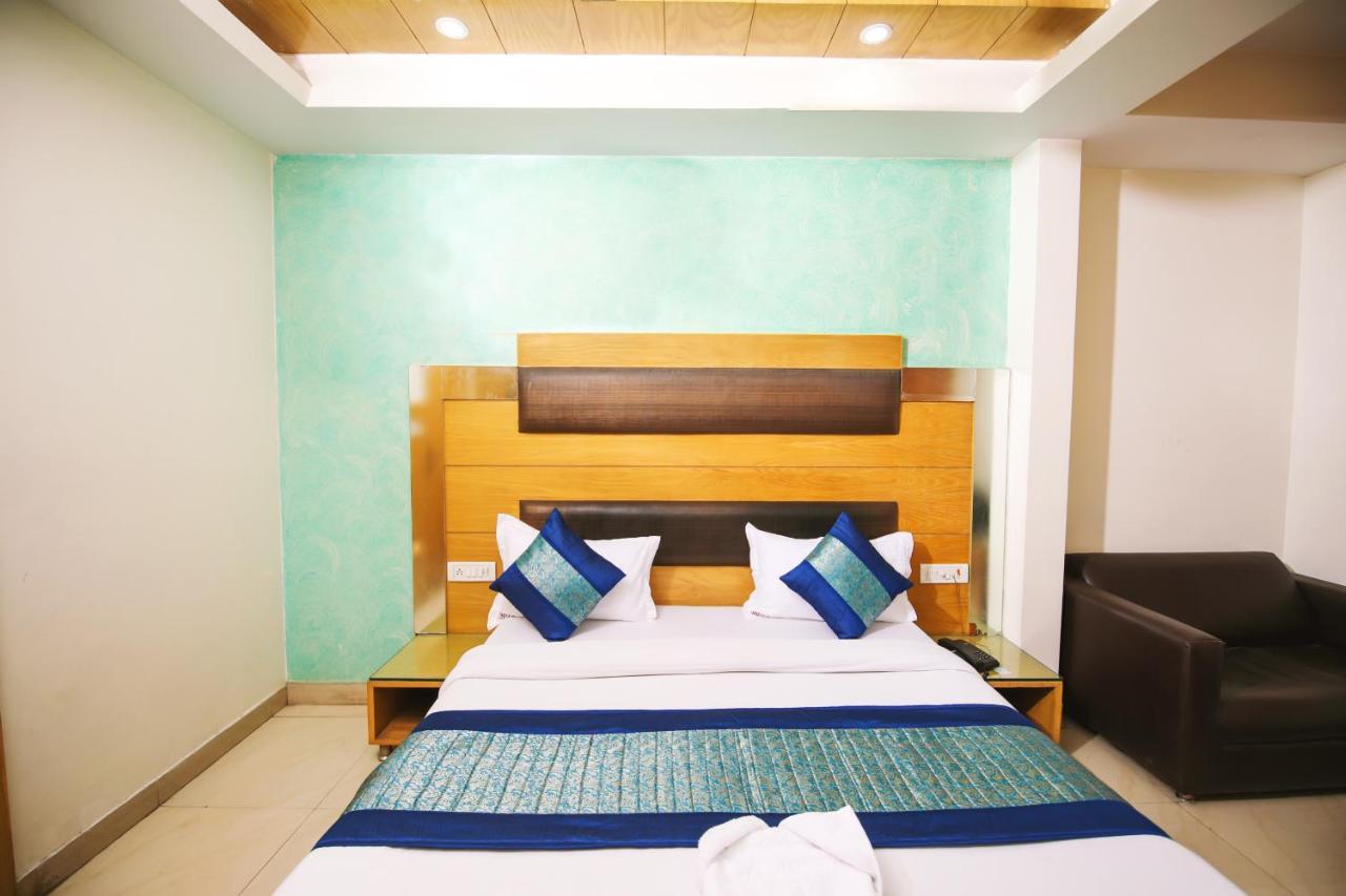 Hotel Lav Kush Deluxe " 3 Min Walking From New Delhi Railway Station " ภายนอก รูปภาพ