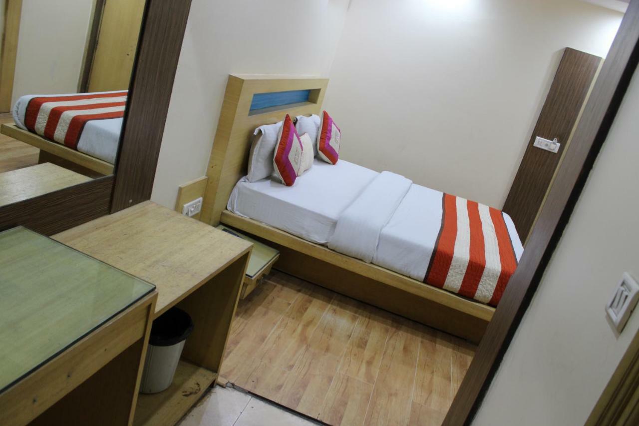 Hotel Lav Kush Deluxe " 3 Min Walking From New Delhi Railway Station " ภายนอก รูปภาพ