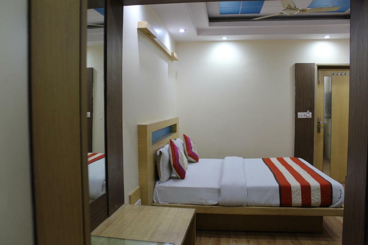 Hotel Lav Kush Deluxe " 3 Min Walking From New Delhi Railway Station " ภายนอก รูปภาพ