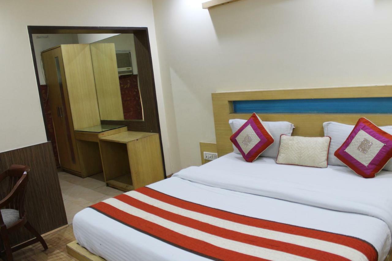 Hotel Lav Kush Deluxe " 3 Min Walking From New Delhi Railway Station " ภายนอก รูปภาพ